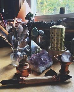 Zen Space, Sacred Spaces, Rooms Ideas, Crystal Magic, Style Deco, Meditation Space, Deep Forest