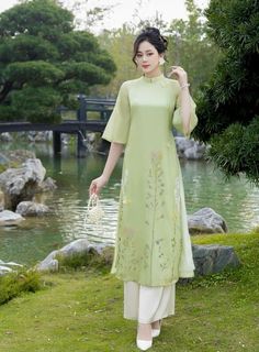 Very elegant design Elegant Spring Maxi Sets, Elegant Spring Maxi Length Sets, Elegant Maxi Length Spring Set, Green Maxi Length Set For Summer, Spring Formal Green Dress, Green Maxi Length Summer Set, Green Evening Sets For Spring, Elegant Green Ao Dai For Summer, Elegant Green Sets For Summer