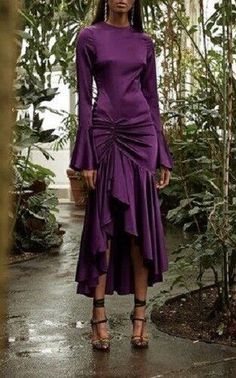 $795 NEW Caroline Constas Fluted Stretch SILK Satin Gown MONIQUE Dress Purple S | eBay Long Sleeve Prom Dresses, Sleeve Prom Dresses, Caroline Constas, Long Sleeve Prom, فستان سهرة, Prom Dresses Long With Sleeves, Moda Vintage, Glam Dresses, Classy Dress