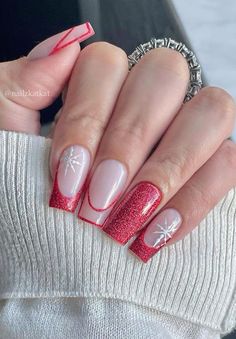 Looking for Winter nails, This pin is for you. We have got a bunch winter nails 2023 trends for you. Get the inspiration and choose you winter nails acrylic NOW! Christmas Gel Nails, Christmas Nails Acrylic, Xmas Nails, Christmas Nail Designs, Christmas Nail