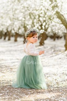 Sage Flower Girl Dress, Green Flower Girl Dresses, Sage Green Flowers, Boho Flower Girl, Girls Lace Dress, Green Tulle, Tulle Flower Girl