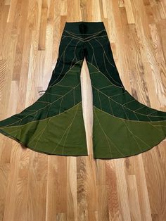 Leggings Exaggerated Bell and a Slit up to the Knee. They Can - Etsy Goddess Costumes, Leaf Pants, Legwarmers Pattern, Forest Green Pants, Painted Leggings, Solar Punk, Animal Cosplay, Geeky Clothes, Fairy Stuff