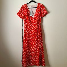 Brand New Mulberry Silk Cute Red Flower Pattern Dress Size 10 Jnsq Brand Retail $109 Casual Red Floral Dress For Day Out, Fitted Red Floral Dress For Summer, Red Midi Dress With Ditsy Floral Print, Red Floral Print Midi Dress For Spring, Spring Red Midi Dress For Day Out, Red Midi Dress For Spring Day Out, Red Midi Dress For Day Out In Spring, Red A-line Midi Dress For Brunch, Red Floral Print Maxi Dress With Short Sleeves