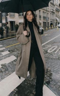 Mantel Outfit, Winter Mode Outfits, Trench Coat Outfit, Mode Zara, Europe Outfits, Chique Outfits, Corporate Outfits, Looks Party, Elegante Casual