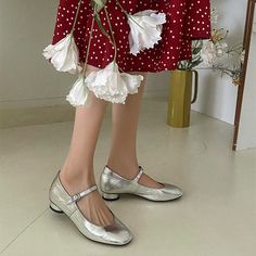 Classic Retro Styles for Spring, Summer and Antumn. Perfect match with all kinds of clothes. buckle-fastening strap. Details Determine Success Or Failure. Color: Silver/GoldMaterial: Cow LeatherLining: PigskinInsole: SheepskinSole: RubberHeels: 2.5 cm/0.98"Weight: 0.18kg Each Shoes (measured size 7.5) Fit: Medium to Wide, Runs Normal.Origin: Made in China Production Time: About 7-10 days (Any exceptional case will email you, Please pay attention to your email left) Shipping Time: Free Shipping T Spring Mary Janes With Buckle Closure For Formal Wear, Spring Mary Janes With Buckle Closure For Formal Occasions, Spring Formal Mary Janes With Buckle Closure, Spring Evening Mary Janes With Buckle Closure, Spring Mary Janes With Metal Pin Buckle, Elegant Party Mary Janes With Buckle Closure, Silver Round Toe Mary Janes, Square Toe Mary Jane, Mori Girl Fashion