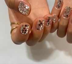 Glitter Sparkle Nails, Nye Nail Ideas, Thrift Style, Caviar Nails, Nyc Nails, Silver Glitter Nails, Sparkle Nails