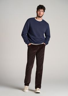 About Our Stretch Corduroy 5 Pocket Pants for Tall Men Corduroy pants are a timeless choice loved for their long-lasting durability and casual polish. We wanted to create the quintessential corduroy pants for tall men, so we designed this pair with classic style and everyday comfort. They’re made with a stretch-infused cotton cord that’s simultaneously soft yet structured. A perfect pairing with everything from tees and sweaters to button-ups and polos, these slacks for tall men have a standard Tall Men Style Outfits, Mens Fashion Inspo Casual, Mens Fashion Tall Slim, Straight Men Fashion, Men’s Casual Winter, Madewell Mens Style, Tall Men Outfits Casual, Classy Aesthetic Outfit Men, Mens Slacks Outfit