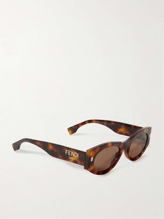 Fendi Glasses Sunglasses, Fendi Sunglasses Women, Black Sunglasses Women, Build Wardrobe, Fendi Glasses, Italian Glamour, Classy Glasses, Fendi Eyewear, Fendi Sunglasses