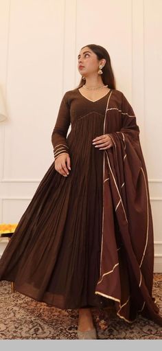 Brown Anarkali, Trendy Outfits Indian, Long Gown Design, Anarkali Dress Pattern, Traditional Indian Dress, Long Kurti Designs, Casual Indian Fashion, Desi Fashion Casual, Indian Dresses Traditional