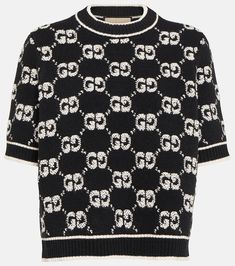 GG jacquard wool bouclé top in black - Gucci | Mytheresa Gucci Sweater, Jacquard Top, Versace Brand, Gucci Outfits, Embroidered Wool, Wool Jumper, Jacquard Knit, Shearling Jacket, Ribbed Sweater