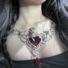 Vampire Accessories Aesthetic, Vampire Assesories, Vampire Aesthetic Jewelry, Vamp Jewelry, Romantic Goth Jewelry, Vampire Core Jewelry, Victorian Vampire Outfit, Y2k Profile Pic, Profile Picture Y2k