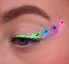 Cartoon Eyeliner, Graphic Liner Makeup Hooded Eyes, Halloween Graphic Liner, Funky Eyeliner, Graphic Eyeliner Ideas, Graphic Liner Ideas, Eyeliner Designs, Funky Makeup