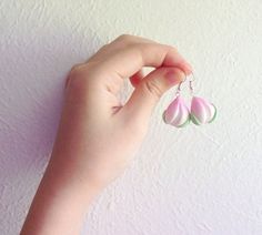 🌸 Handmade peach bun earrings 🌸 These peach buns are pastel pink and green. They are Asian-themed earrings. In Japanese and Chinese culture, the peach bun is the symbol of longevity and healthy life! All peaches are handmade with polymer clay and glaze. Peach size:around 0.7 inch Because they are handmade, size and shape may vary slightly. In stock and ready to ship Thank you Pastel Pink Jewelry, Chinese Theme, Earrings Food, Earrings Kawaii, Peach Earrings, Harajuku Style, Fruit Earrings, Kawaii Jewelry, Food Jewelry