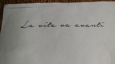 a piece of paper with the words la vita da amanti written in cursive writing