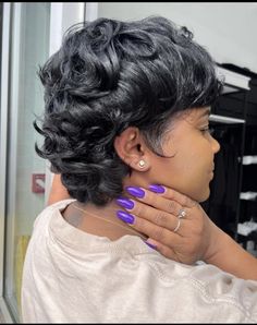 Pin Curled Bob Black Women, Short Rod Set Hairstyles, Black Pinup Hairstyles, Natural Bobs For Black Women, Skunk Stripe Pixie Cut, Pixie Cuts For Black Women