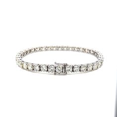 Eleva tu estilo con nuestros 11.42 Cts. Pulsera de tenis de diamantes naturales. Esta exquisita pieza cuenta con 11,42 quilates de diamantes naturales, que añaden un toque de lujo a cualquier conjunto. El equilibrio perfecto entre elegancia y sofisticación, esta pulsera es imprescindible para cualquier persona refinada y de buen gusto.

 BS-1381 White Platinum Diamond Jubilee Bracelet, White Platinum Jubilee Diamond Bracelet, Luxury White Sterling Silver Bracelet With Diamond Accents, White Platinum Diamond Bracelet Fine Jewelry, Luxury Diamond White Bracelet With Prong Setting, White Platinum Diamond Bracelet, Fine Jewelry, White Platinum Diamond Bracelet In Fine Jewelry Style, White Platinum Bracelet With Brilliant Cut, White Platinum Diamond Bracelet With Accents