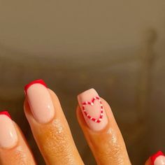 Short Gel Nails Christmas Simple, Heart Candy Cane Nails, Cute Simple Xmas Nails, Christmas Nails With Candy Canes, Candy Cane Nails Simple, Simple Christmas Nails Candy Cane, Small Nails Christmas, Xmas Biab Nails, Short Candy Cane Nails