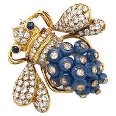 The house of Giovane has forged its name with exquisite jewelry made in one of Italy’s oldest and most esteemed workshops. This adorable bee brooch is the perfect example of their whimsical yet classical workmanship. The 18 karat yellow gold bee is set with 7.35 carats of beaded sapphires and 1.53 carats of pave diamonds. The brooch is 1.25" diameter. Wasp Insect, Bug Jewelry, Figural Jewelry, Bee Inspired, Bee Jewelry, Bee Brooch, Gold Bee, Brooch Jewelry, Exquisite Jewelry