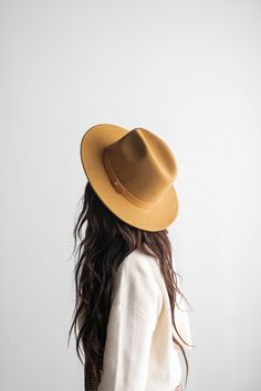 Classic Felt Hat For Fall, Classic Felt Hat For Everyday Fall Wear, Classic Brimmed Felt Hat For Everyday, Classic Wide Brim Felt Hat For Everyday, Elegant Solid Fedora For Everyday Wear, Classic Wide Brim Panama Hat For Fall, Everyday Brimmed Hat For Fall, Fall Everyday Wide Brim Fedora, Fall Fedora With Curved Brim