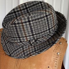 Brown, Grey, Black Checked Brim Hat Size 7 1/2-7 5/8” Looks Like Never Worn. Acrylic And Wool Blend. Winter’s Coming Vintage Gray Flat Cap Hat, Vintage Gray Flat Cap, Fitted Gray Hat With Short Brim, Fitted Casual Felt Hat Flat Cap, Fitted Casual Felt Flat Cap, Fitted Gray Wool Hat, Vintage Gray Hat, One Size, Vintage Gray Hat, One Size Fits Most, Gray Outdoor Hat For Fall