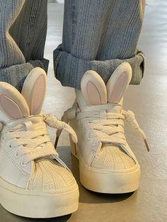 0 Making Plan, Bunny Shoes, Tie Sneakers, Tie Heels, Shoe Making, Kawaii Bunny, Cap Style, White Crosses, Lace Up Sneakers