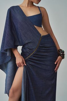 BRALETTE : DENIM QUILTED INFINITY BRALETTESARI : DENIM ZIP DETAILED SARI BRALETTE : DENIMSARI : DENIM BRALETTE : BLUESARI : BLUE CARE: DRY CLEAN ONLY DELIVERY TIME: 5-6 WEEKS Denim Bralette, All Jeans, Traditional Attire, Urban Chic, Colored Denim, Dress Suits, Denim Fashion, Chic Outfits, Fashion Inspo Outfits