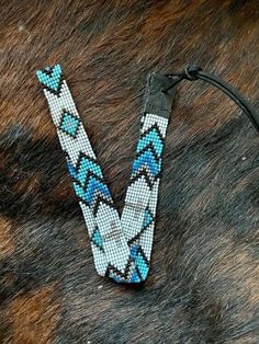 Cowboy Hat Bands, Beaded Hat Bands, Bead Loom Pattern, Beaded Hat, Loom Pattern, Beaded Lanyards, Beading Ideas, Bead Pattern, Bead Loom