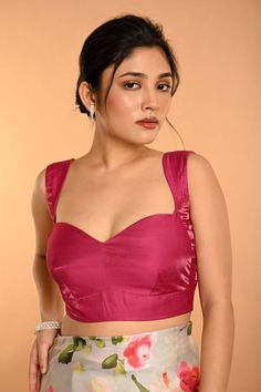 Pink Sleeveless Organza Blouse with Sweetheart Neckline - Anvi Couture Bluse Latest Design Sleeveless, Simple Yet Elegant Blouse Designs, Pink Cotton Blouse Design, Pink Saree Blouse Ideas, Blouse Designs For College Students, Simple Blouse Designs For Mom, Blouse Sleeveless Design Latest, Indian Outfit Ideas For Women