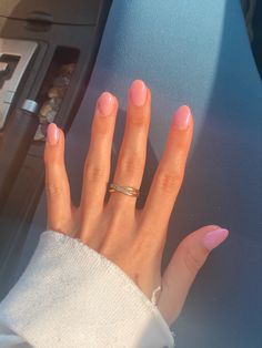 Pink Clear Nails, Pink Oval Nails, Light Pink Acrylic Nails, Pale Pink Nails, Sheer Nails, Pink Nail Colors, Pink Chrome Nails, Baby Pink Nails, Pink Gel Nails