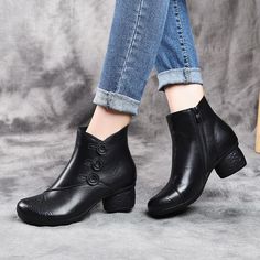 Winter Retro Leather Ankle Boots 35-41 | Gift Shoes — Obiono Female Boots, Womens Leather Ankle Boots, Popular Boots, Tokyo Street Fashion, Chunky Shoes, Shoes Store, Chunky Heels Boots, Sandals Slippers, Leather Boots Women