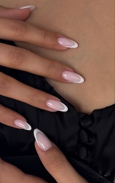 Nail For Graduation, Neutral Trendy Nails 2024, French Nails Round, Graduation Nails Almond, Graduation Nails Acrylic, Nails For Graduation, Graduation Nails Ideas, Nails Graduation, Nails 2025