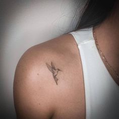 Hummingbird Tattoo With Script, 2 Humming Bird Tattoo, Collarbone Hummingbird Tattoo, Mini Hummingbird Tattoo, Bird Collar Bone Tattoo, Hummingbird Tattoo Minimalist, Hummingbird Back Tattoo, Small Collar Bone Tattoo, Minimalist Hummingbird Tattoo