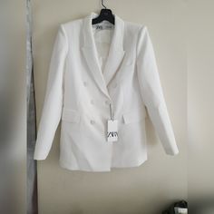 Tailored Double-Breasted Blazer Size Xl Ecru Bnwt White Tailored Double-breasted Blazer, White Double-breasted Notch Lapel Outerwear, Classic White Double-breasted Outerwear, Tailored Double-breasted White Blazer, Elegant White Double-breasted Outerwear, White Fitted Outerwear With Double Button Closure, Fitted White Outerwear With Double Button Closure, Tailored White Outerwear With Double Button Closure, White Double-breasted Long Sleeve Blazer