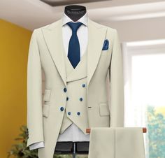 Three Piece Suit Mens, 3 Piece Suit Men, Best Wedding Suits, Men Fashion Photoshoot, Slim Fit Suit Men, Beige Wedding, Formal Fashion, Wedding Clothing, Suits Men