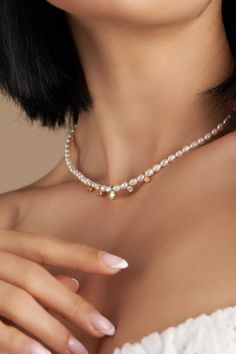 Indulge in the epitome of elegance with our exquisite Pearls Necklace. Crafted from 925 sterling silver and luxuriously plated with 2.5 micron 18K gold, this masterpiece boasts a finishing that's 5 times thicker than traditional plating, ensuring lasting beauty. Adorned with natural freshwater pearls and dazzling diamonds in varying sizes, this necklace is a true statement piece. With a length of 45 cm plus a 5 cm extension chain, it's versatile for any neckline. Weighing 16.66 g, it's comfortab Necklace Bridal, String Of Pearls, Diamond Necklaces, Pearls Necklace, Baroque Pearl Necklace, Necklace Diamond, Necklace Beaded, Pearl Choker, Handmade Wedding