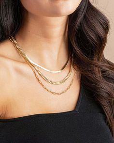 Dainty and delicate without compromising durability. Our women's gold 3mm Paperclip necklace is an everyday essential. Loved for its versatility, this necklace makes the perfect standalone piece and looks stunning layered.