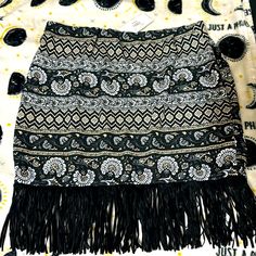 Fringe Mini Skirt. Black Comfy Fit Stretchy Waist Band Casual Black Mini Skirt For Festival, Black Fitted Bohemian Mini Skirt, Bohemian Skirt For Night Out, Bohemian Black Fringe Skirt, Fringe Mini Skirt, Mini Skirt Black, Fringe Skirt, Tassel Fringe, Comfy Fits