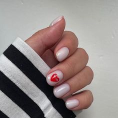 Simple Heart Design Nails, Com Des Garcons Nails, Comes Des Garcons Nails, Des Garcons Nails, Comes Des Garcons, Comme Des Garcons Nails, Cute Valentine Nails, Come Des Garcons, Nail Art Designs Short Nails