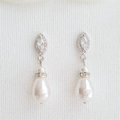 Gold Teardrop Pearl Earrings for Weddings- Ella - PoetryDesigns Simple Bridal Jewelry Sets, Pearl Wedding Jewelry Sets, Bridal Jewelry Pearl Sets, Simple Bridal Jewelry, Pearl Teardrop Earrings, Pearl Bridesmaid Jewelry, Teardrop Pearl Earrings, Pearl Pendant Earrings, Bijoux Art Nouveau