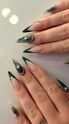 Long Almond Nails Green, Chrome Stiletto Nails Designs, Silver And Emerald Nails, Nails Acrylic Gothic, Green And Silver Nail Designs, Green Almond Nails, Wicked Nails, Stilleto Nails Designs, Long Almond Nails