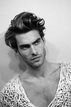 Jon Kortajarena Short Textured Haircuts, Hipster Haircuts For Men, Hipster Haircut, Textured Haircut, Side Swept Hairstyles, Wavy Hairstyles Medium, Hair Advice