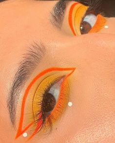 Eye Makeup Orange Liner, Fall Graphic Liner, Orange Liner Makeup, School Eyeliner, Orange Graphic Liner, Red Graphic Liner, Orange Makeup Looks, Graphic Liner Ideas