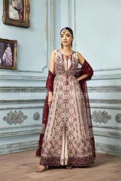 Dress Pakistani, Organza Suits, Organza Shirt, Pakistani Party Wear, Organza Sleeves, Chiffon Collection, Embroidered Organza, Pink Shade, Silk Trousers