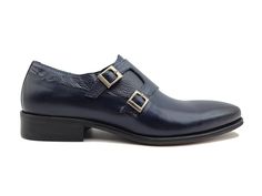 Le presentamos la muy distintiva y elegante obra maestra KS099-3003 Carrucci Double Monk Straps. El par de zapatos cuidadosamente seleccionados para un look muy sofisticado que se adapta a una cultura urbana. Los zapatos se adaptan perfectamente a cualquier entorno o reunión formal.


 -Cuero de piel de becerro negro y blanco, forro de cuero

 -Parte superior de charol negro + negro, forro de cuero

 -Negro, coñac, sangre de buey, piel de becerro azul marino, forro de piel

 -Suela hecha a mano Double Monk Strap, Navy And Brown, Shoe Size Conversion, Monk Strap, Sporty Style, Black Patent Leather, Loafer Shoes, Cognac, Black Shoes