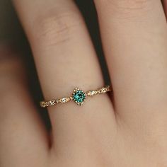 Emerald Ring Simple, Pinky Promise Ring, L Ring, Emerald Ring Gold, Triangle Ring, Engagement Ring Ideas, Marquise Ring, Ring Marquise, Rose Gold Diamond Ring