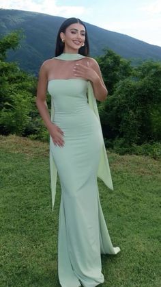 Formal Wedding Guest Dress Green, Couple Guest Wedding Outfit, Sage Green Wedding Guest Dress, Classy Prom Dresses Elegant, Green Fancy Dress, Beautiful Gown Designs, Spring Wedding Outfit, Backless Dresses, Color Dresses