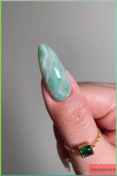 Mint Green Marble Nail Design Tutorial. What do yout think about this design? Leave a comment below. Follow Manicure Guru for more designs #nails #manicureguru #green #marble #nailart #marblenails #nailtutorial #tutorial Mint Green Nail Designs, Marble Nail Art Tutorial, Marble Nails Diy, Nail Design Tutorial, Edgy Nail Art, Marble Nail Design, Marble Nails Tutorial, Foil Nail Designs, Color Block Nails