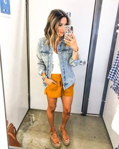 Denim Jacket Outfit Spring, Womens Fashion Casual College, Summer Outfits For Moms, Casual College Outfits, Nashville Outfits, Summer Shorts Outfits, Boho Fashion Summer, Distressed Denim Jacket, Jacket For Women