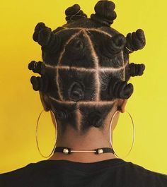 Hair bantu knots on natural hair Bantu Knots Hairstyles, Knot Hairstyle, Type 4c Hairstyles, Bantu Knot Out, Afro Braids, Pelo Afro