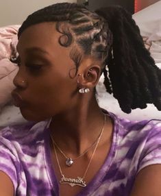 Quick And Easy Hairstyles For Locs, Style For Locs, Loc Ponytail, Lock Hairstyles, Dreads Styles For Women, Cute Dreads, Dreadlock Style